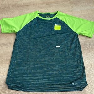 Boys Tek Gear short tshirt Baseball Size large JH